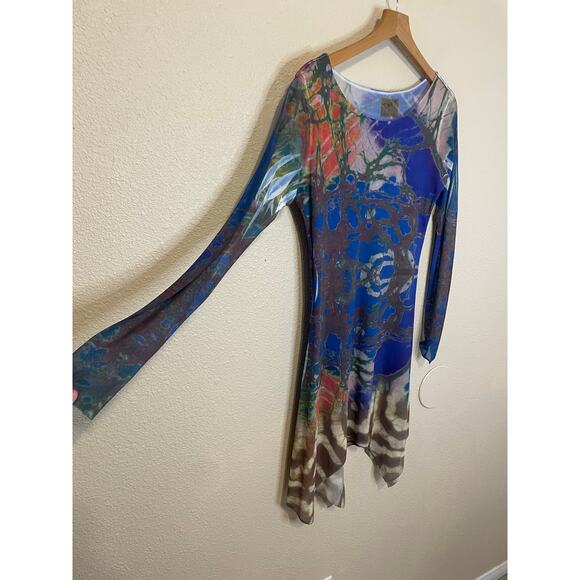 Tee's by Viviana G Y2K Boho Mesh Long Sleeve Handkerchief Hem Blue Printed Top M - Picture 11 of 11